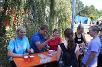 Andrang am Autogrammtisch mit Heike Drechsler (l.), Elisabeth Seitz (3.v.l.) und Aline Rotter-Focken (2.v.r.). Mittendrin der Moderator Andree Pfitzner (2.v.l.).