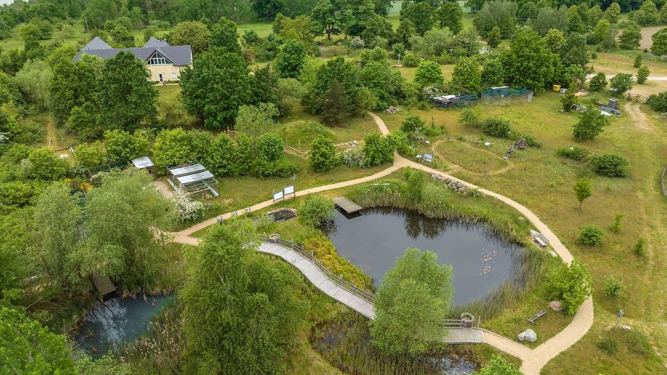Auf dem Gelände des Heinz Sielmann Natur-Erlebniszentrums gibt es viel zu entdecken und schöne Plätze für ein Picknick.