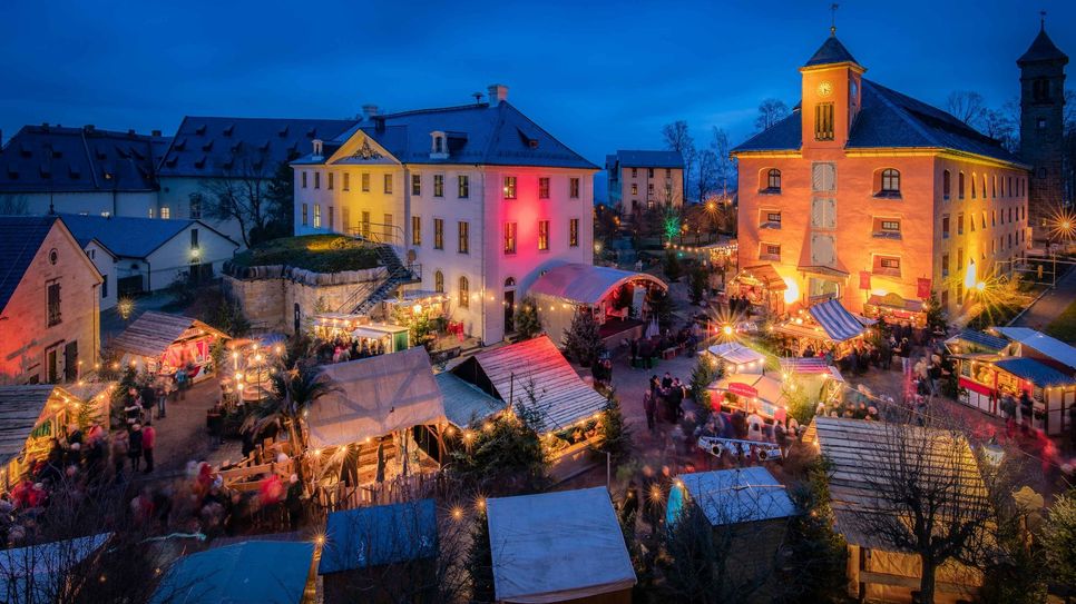 Der Weihnachtsmarkt auf der Festung Königstein findet vom 1. bis 4. Advent, Samstag und Sonntag von 11 bis 19 Uhr, statt.