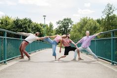 Ein neues Tanzprojekt der Choreografin Golde Grunske findet mitten im Stadtraum statt und beschäftigt sich mit Brücken als Motiv. 
 Foto: Christiane Schleifenbaum