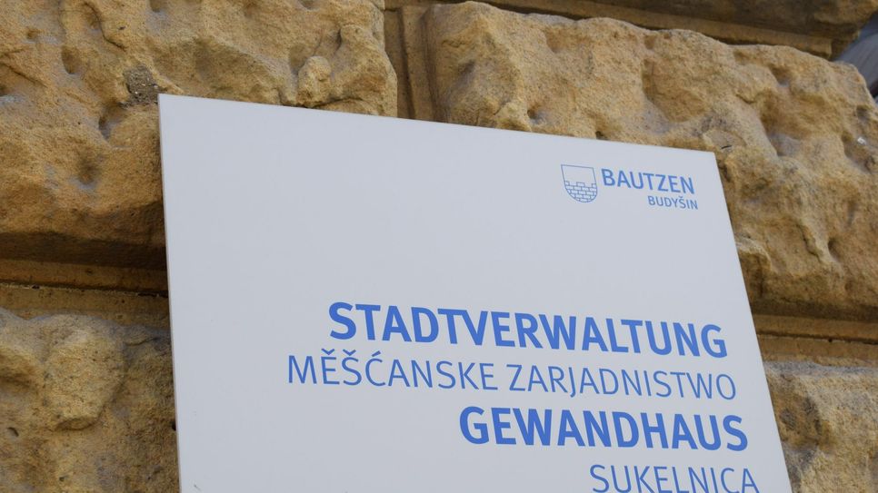 Reguläre Öffnungszeiten beim Einwohnermeldeamt und Standesamt in Bautzen. Foto: spa