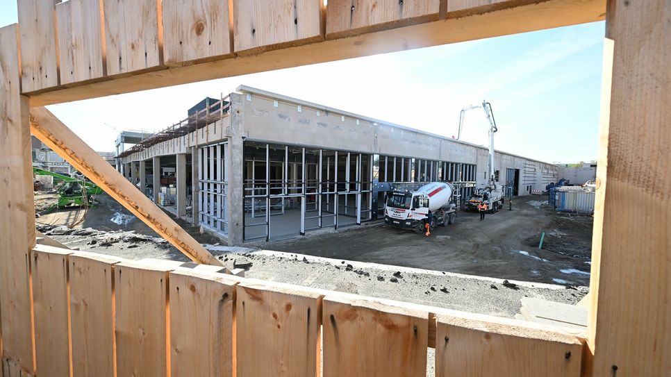 Blick auf die Baustelle des neuen Kaufparks Nickern.