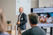 Landrat Stephan Meyer sichert dem Ausbildungscluster die Unterstützung des Landkreises Görlitz zu.