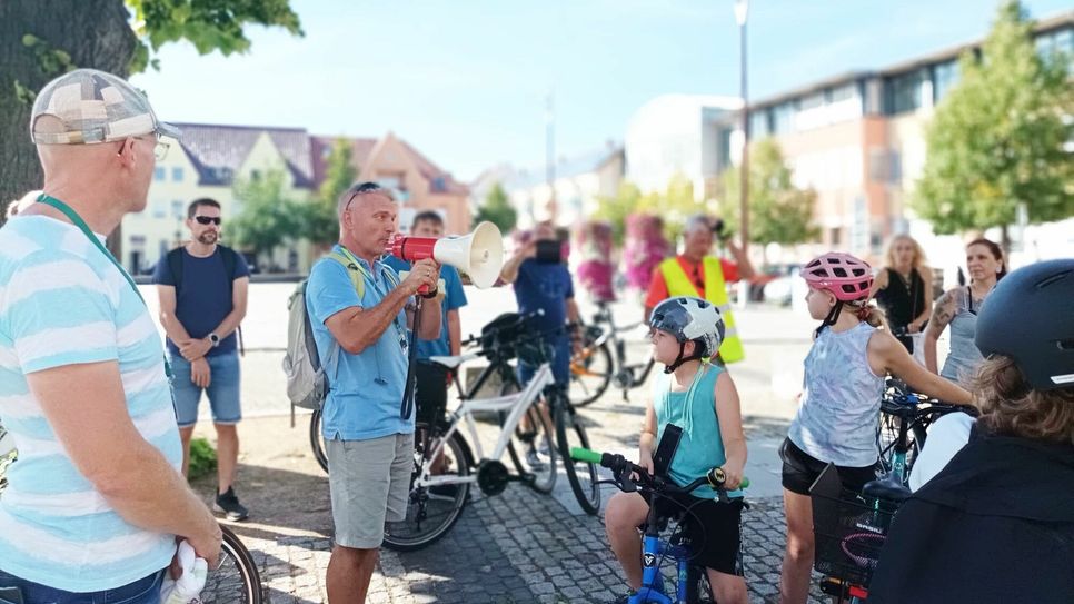 Die gemeinsamen Fahrradtour zum Tulpenfest nach Luckau startet auf dem Markt in Lübben.