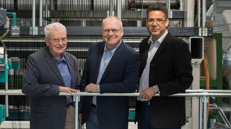 Die Professoren Manfred Curbach (Mitte), Chokri Cherif (re.) und Peter Offermann (li.) der TU Dresden. Foto: Ansgar Pudenz/Deutscher Zukunftspreis