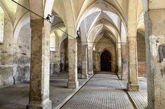 Blick in den ehemaligen Pferdestall des Kornhauses. Für das jüngste Steampunk-Festival wurde der Raum, der zuletzt auch als Kohlelager genutzt wurde, intensiv gereinigt.