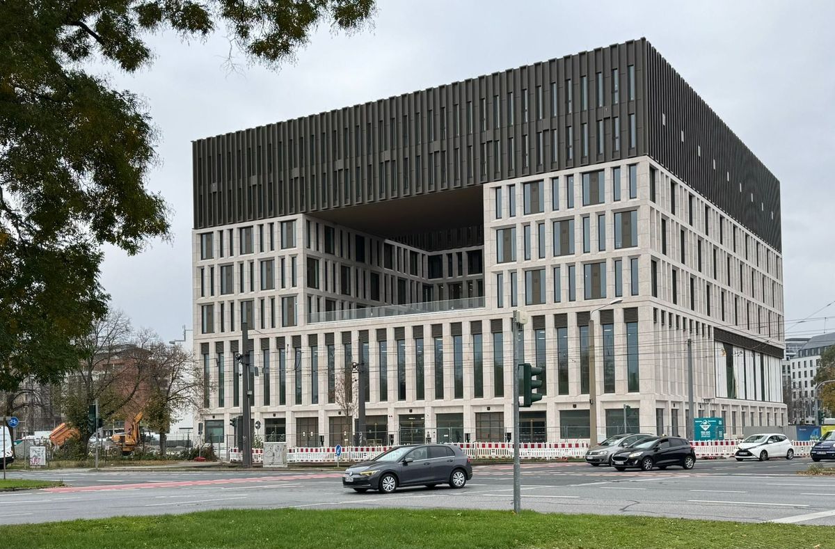 City Forum: The assembly of the first desks has begun – Dresden