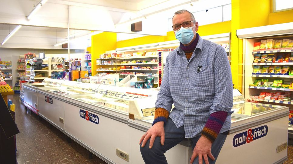 Christfried Köhler betreibt seit 25 Jahren seinen Supermarkt in Neukirch. Der 64-Jährige möchte demnächst in den verdienten Ruhestand gehen. Foto: Sandro Paufler