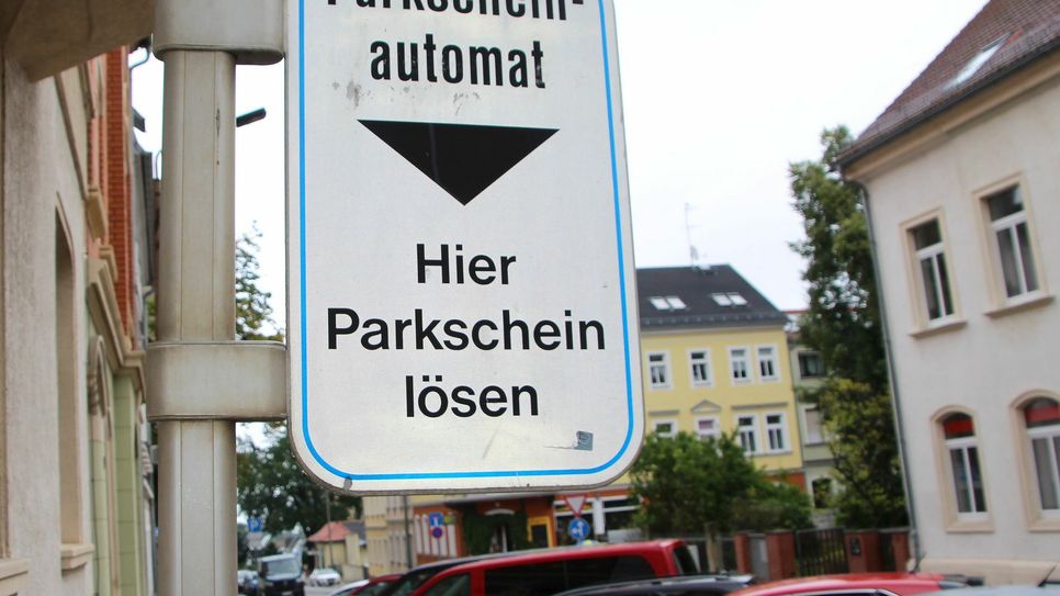 In der nächsten Woche sollen die neuen Parkautomaten in Riesa aufgestellt werden und die aktualisierte  Parkgebührenordnung für jeden Autofahrer auch merkbar in Kraft treten. Foto: Farrar