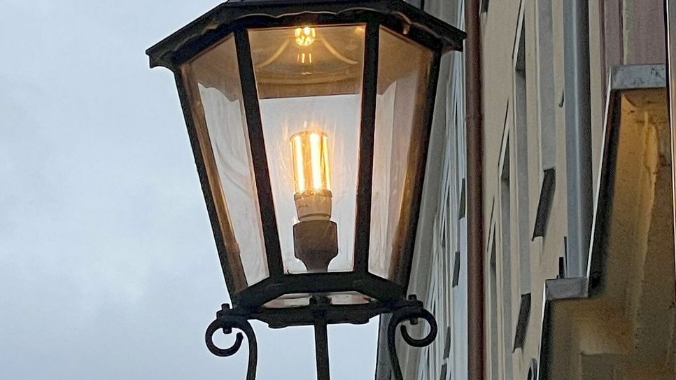 Die neuen LED-Leuchten auf der Burgstraße...