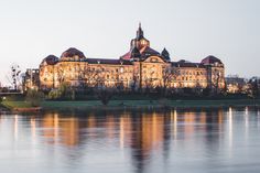 Besucher können in der Sächsischen Staatskanzlei an Führungen teilnehmen.