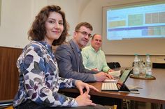 Pünktlich zum Ferienstart ließ sich der Erste Beigeordnete Jörg Szewczyk (m.) von Projektkoordinatorin Laura Seiffert (l.) und Amtsleiter Matthias Knaak (r.) die geplanten Maßnahmen erläutern.