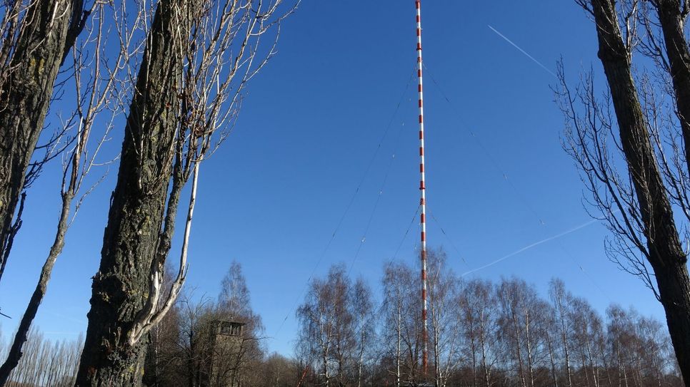 Blick aufs Areal. Alte Wachtürme sind noch erhalten. Foto: Schramm