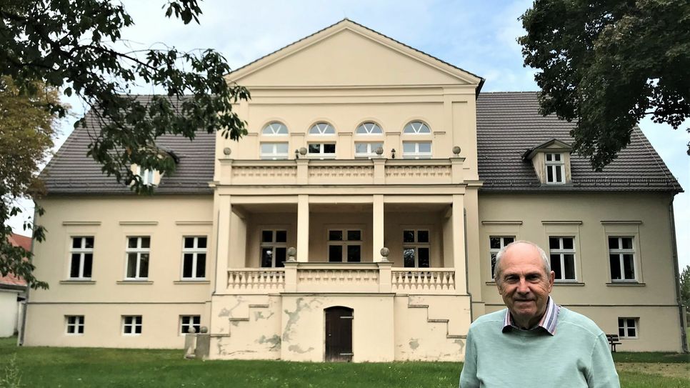 Dr. Hartmut Schatte stellt am 20. November seine neue Doppelchronik vor. Foto: pm