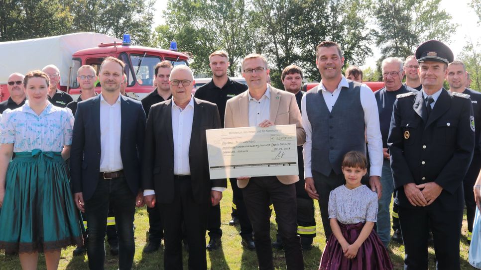 Fördermittel-Übergabe vom 5. Juli in Papitz durch Innenminister Michael Stübgen.