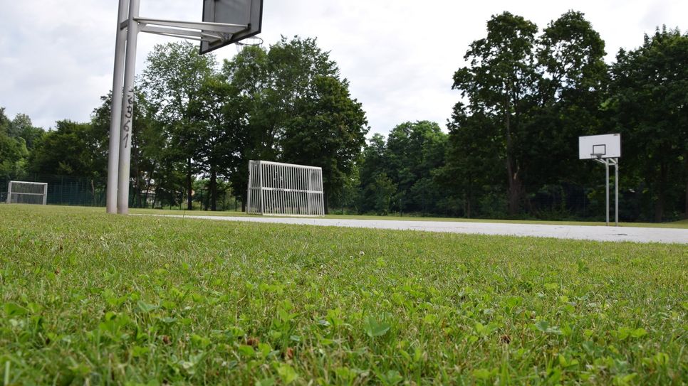 Hirschwinkelplatz öffnet nach Sanierung: Fußball, Basketball und Skaten wieder möglich