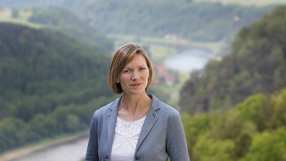 Yvonne Bethage ist Nachhaltigkeitsmanagerin des Tourismusverbandes Sächsische Schweiz e. V.  Foto: Amac Garbe