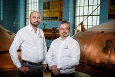 Sie leiten als Doppelspitze die Produktion bei Landskron: Die Braumeister Heiko Hänisch und Andreas Faustmann (rechts). Foto: Landskron