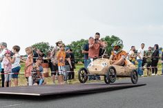 2. Seifenkistenrennen in Zschaiten zum Geburtstag des Ortes .