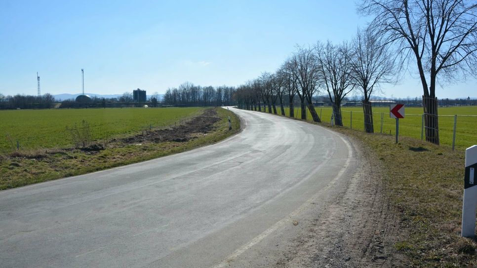 Die Kreisstraße zwischen Kleinbautzen und Preititz wird bis in den Sommer hinein grundhaft ausgebaut.