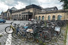 So soll es künftig nicht mehr aussehen – die Stadt baut hier ein modernes Fahrrad-Parkhaus.