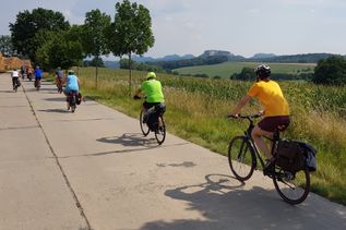 Auf geführten Radtouren wird das Dresdner Umland erkundet.